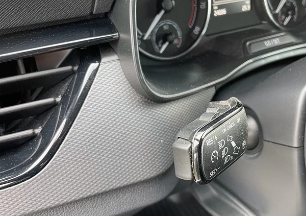 Skoda Kamiq cena 87900 przebieg: 24006, rok produkcji 2021 z Nieszawa małe 121
